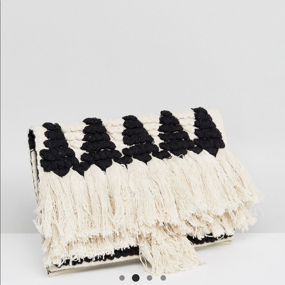 ASOS Vintage Straw Tassel Clutch Bag - Picture 2 of 4
